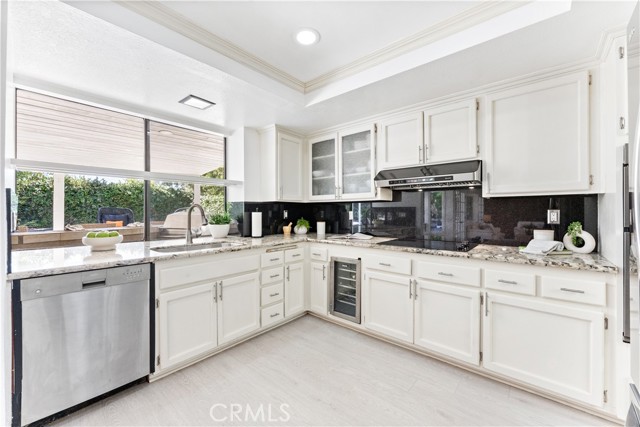 24652 Ashland Drive, Laguna Hills CA: https://media.crmls.org/medias/2a9d69e5-f658-442c-ba54-7bb84f562103.jpg