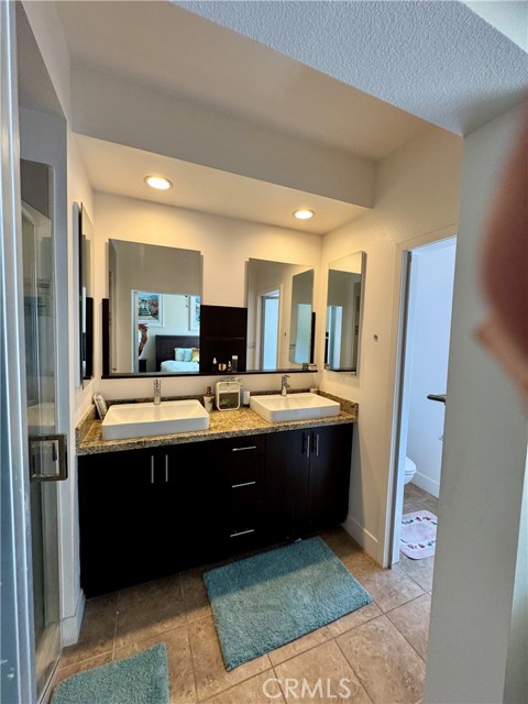 3 Vantis Drive, Aliso Viejo CA: https://media.crmls.org/medias/2a9dbabf-05c5-45c1-98b6-f2300e825209.jpg