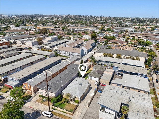 813 W Beach Avenue, Inglewood CA: https://media.crmls.org/medias/2a9ddda0-64a8-423f-93d2-bda4206ad136.jpg