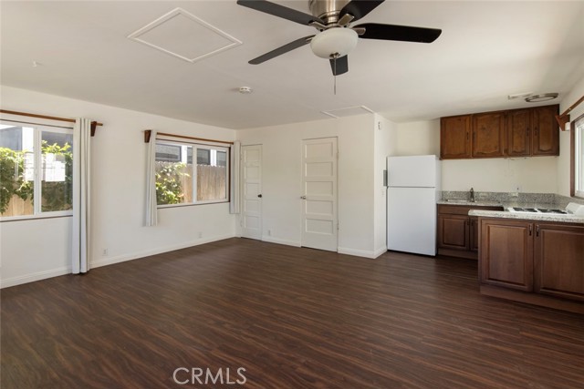 808 El Redondo Avenue, Redondo Beach CA: https://media.crmls.org/medias/2a9df10e-d5cd-4620-8c20-ce11bf760bd6.jpg