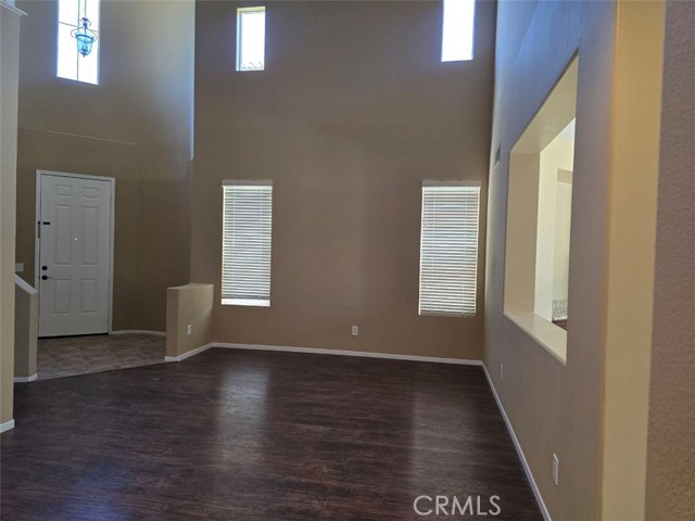 27513 Stanford Drive, Temecula CA: https://media.crmls.org/medias/2a9e861e-b7a8-45c7-9d7d-3337bd7d8805.jpg