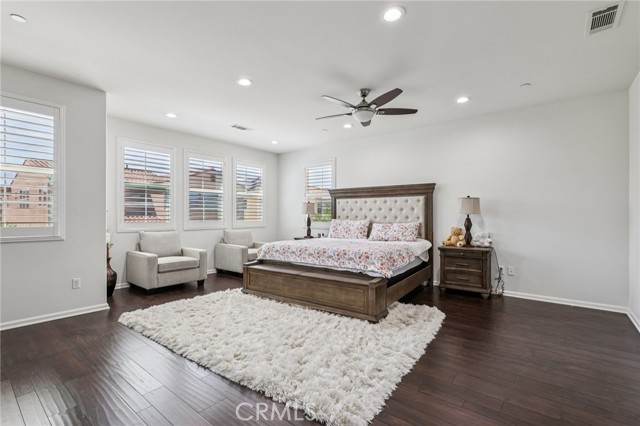 27631 Camellia Drive, Saugus CA: https://media.crmls.org/medias/2a9f3780-8b08-402c-a3ac-96ee8147f2fb.jpg
