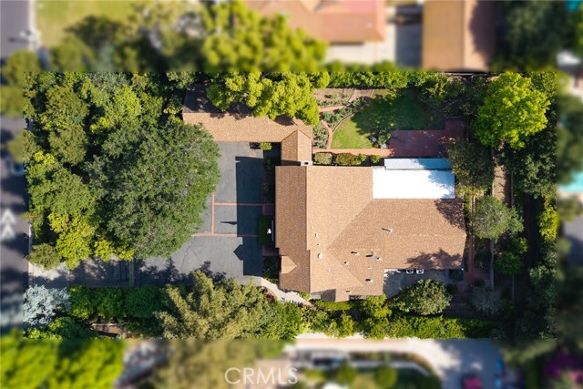 85 S San Rafael Avenue, Pasadena CA: https://media.crmls.org/medias/2a9f3a73-ad29-40a1-bb9f-de268863f491.jpg