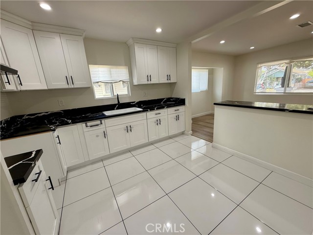 236 S 5th Street, Montebello CA: https://media.crmls.org/medias/2a9f5237-4753-4187-8eb1-f86de4bfe26f.jpg