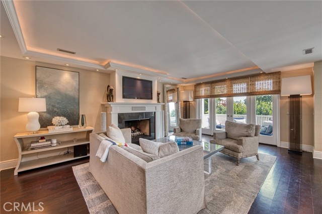 Detail Gallery Image 4 of 22 For 325 Poppy Ave, Corona Del Mar,  CA 92625 - 3 Beds | 2/1 Baths