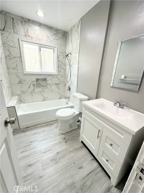 2217 10th Avenue, Los Angeles CA: https://media.crmls.org/medias/2aa019a5-d258-463c-884b-46b87b42766e.jpg