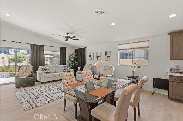 Detail Gallery Image 3 of 33 For 1644 Beacon Dr, Beaumont,  CA 92223 - 2 Beds | 2 Baths