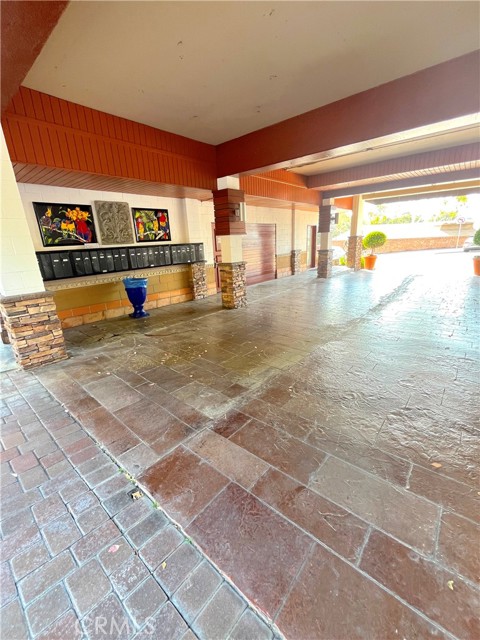 100 Cliff Drive, Laguna Beach CA: https://media.crmls.org/medias/2aa15e4f-61d6-40f6-8646-f1682725802b.jpg