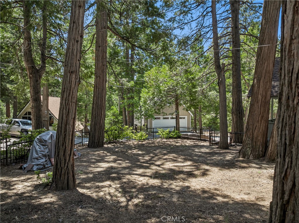 https://media.crmls.org/medias/2aa1fc21-8b88-4e3e-9e8d-e08049ab1508.jpg?preset=X-Large