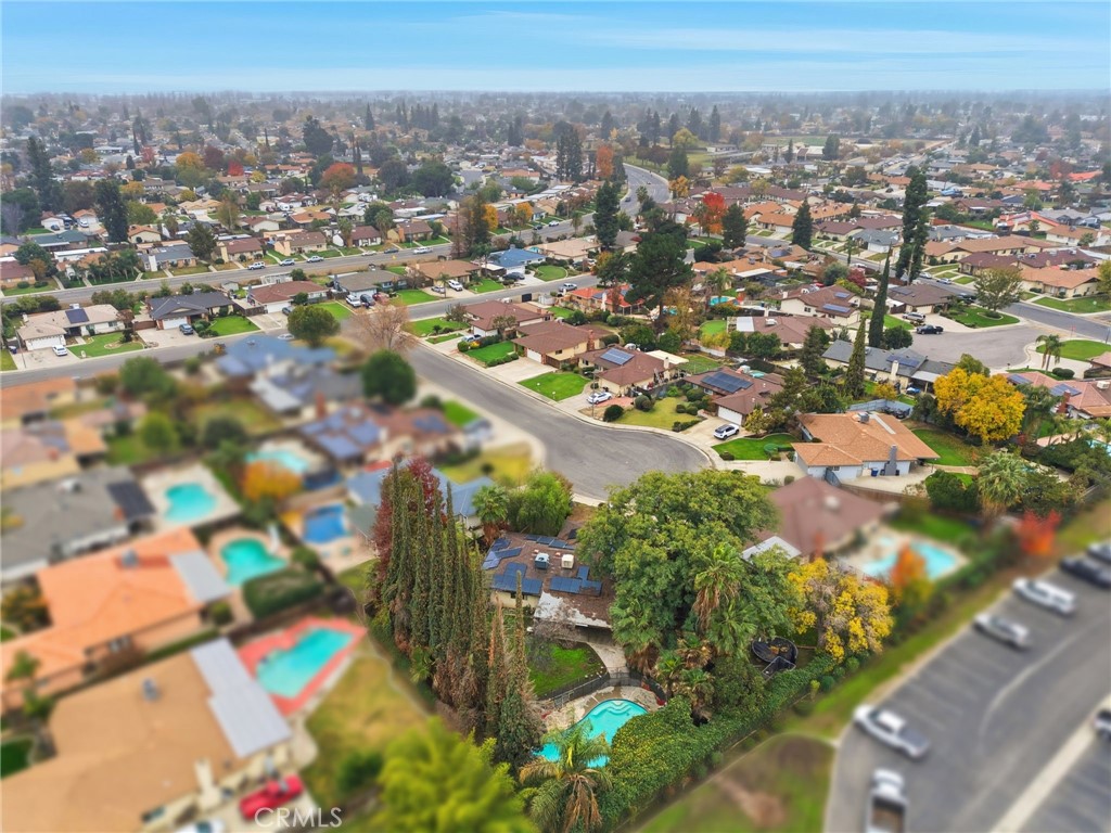 https://media.crmls.org/medias/2aa36038-dbb0-4b80-904a-6283d1ae2be9.jpg?preset=X-Large