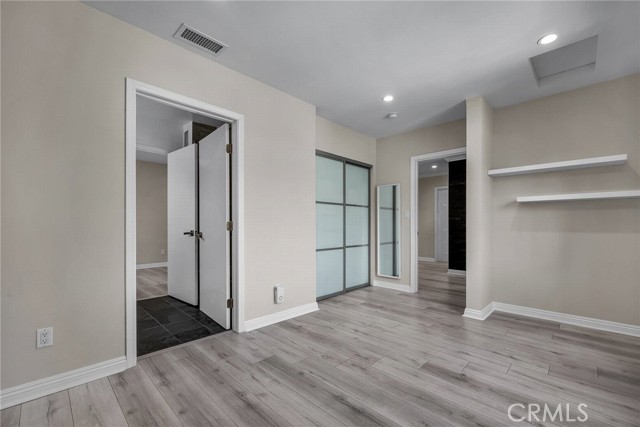 17900 Bullock Street, Encino CA: https://media.crmls.org/medias/2aa366d2-1455-4eba-b970-299cc487287c.jpg