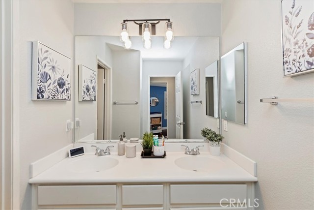 7416 Mayfield Street, Eastvale CA: https://media.crmls.org/medias/2aa38ec7-cbe6-4f06-a04d-d08ea6301d34.jpg
