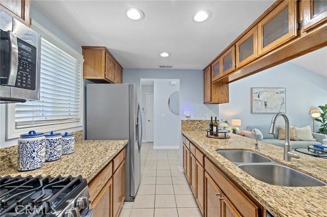 1700 Truman Circle, Placentia CA: https://media.crmls.org/medias/2aa3b51a-ce01-49d2-855e-1fda55db2fbd.jpg