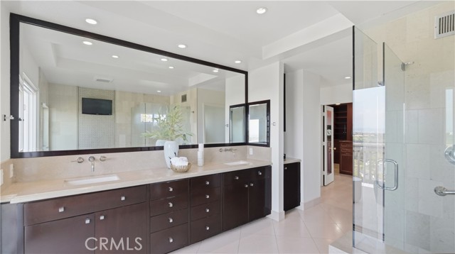 Detail Gallery Image 29 of 47 For 31 Saint Tropez, Newport Beach,  CA 92660 - 4 Beds | 3 Baths