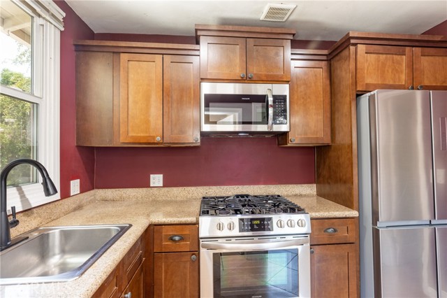 7441 Sylvia Avenue, Reseda CA: https://media.crmls.org/medias/2aa48c05-86ae-4116-a49a-343732b1ff05.jpg