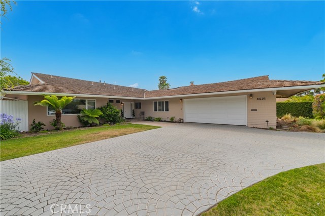 4621 Hampden Rd, Corona del Mar CA: https://media.crmls.org/medias/2aa5e88c-6314-472f-a591-a0e6579f365e.jpg
