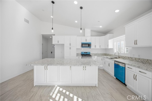 Detail Gallery Image 12 of 61 For 11788 Buckwheat, Pinon Hills,  CA 92371 - 4 Beds | 2 Baths