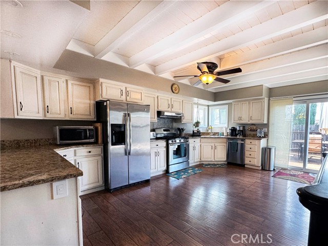 Detail Gallery Image 8 of 34 For 61 S Main St, Templeton,  CA 93465 - 4 Beds | 3 Baths