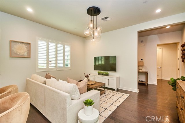 320 Magnet, Irvine CA: https://media.crmls.org/medias/2aa744c2-44ea-4dfb-9ef0-70c93a884840.jpg