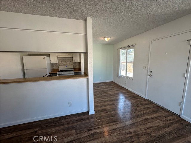 Detail Gallery Image 11 of 37 For 5500 Dobbs St #8,  Los Angeles,  CA 90032 - 2 Beds | 1 Baths