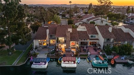 22005 Arrowhead Lane, Lake Forest CA: https://media.crmls.org/medias/2aa885b1-2a09-44f7-80f6-095b35cf67d0.jpg