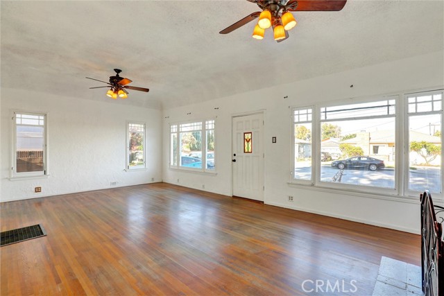 Detail Gallery Image 8 of 35 For 5907 Ibbetson Avenue, Lakewood,  CA 90713 - 2 Beds | 1 Baths