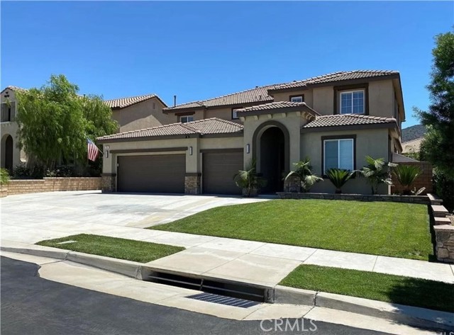 Detail Gallery Image 1 of 28 For 7557 Summer Day Dr., Corona,  CA 92883 - 5 Beds | 4/1 Baths