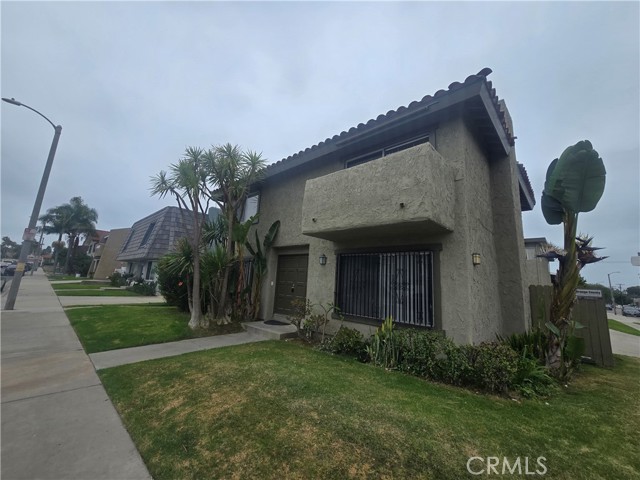 16741 Blanton Lane, Huntington Beach CA: https://media.crmls.org/medias/2aa9b1f6-3501-45aa-a2b0-54f486a480bc.jpg