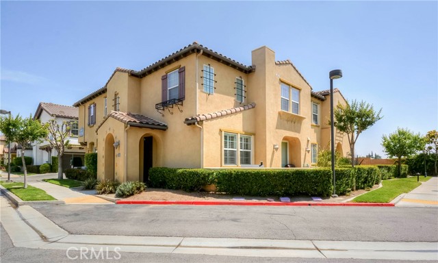 Detail Gallery Image 3 of 17 For 2750 E Oak Hill Dr #16,  Ontario,  CA 91761 - 3 Beds | 2 Baths
