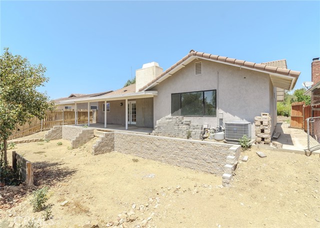29698 Vacation Drive, Canyon Lake CA: https://media.crmls.org/medias/2aa9cd66-3f3b-4819-b352-7c2b95bbdb51.jpg