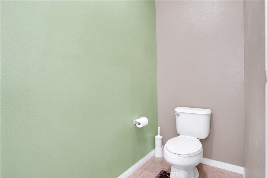 https://media.crmls.org/medias/2aa9fd72-28df-4e81-aebd-0d9edb15e8ba.jpg?preset=X-Large