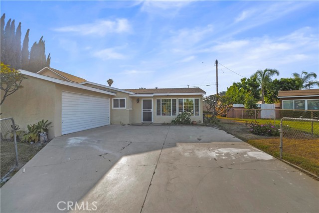369 Lang Avenue, La Puente CA: https://media.crmls.org/medias/2aaa13be-67d8-4dd1-a25c-27ba55303341.jpg