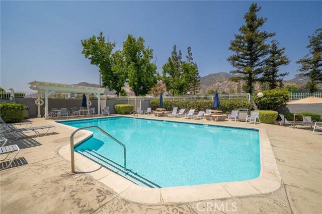 270 Fern Court, Azusa CA: https://media.crmls.org/medias/2aab0907-1100-4243-8954-b65ac50288ae.jpg
