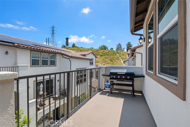 Image 32 of 51 For 242 Niebla Ln