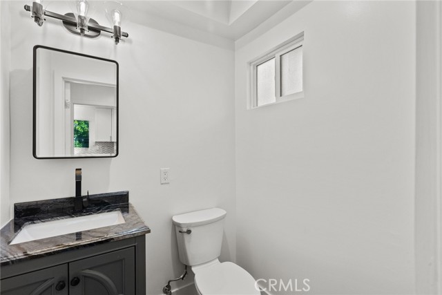Detail Gallery Image 12 of 33 For 6051 Teesdale Ave, Valley Glen,  CA 91606 - 3 Beds | 2/1 Baths