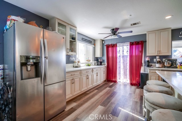 11484 Lime Orchard Lane, Fontana CA: https://media.crmls.org/medias/2aac26b9-9158-41dc-96e5-d1397fb6967c.jpg