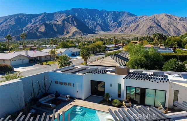 400 W Santa Catalina, Palm Springs, CA 92262