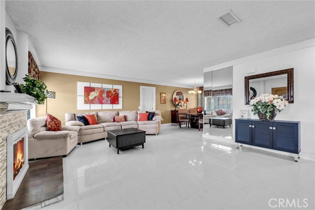 Detail Gallery Image 5 of 35 For 24464 Chippewa, Moreno Valley,  CA 92557 - 4 Beds | 2 Baths