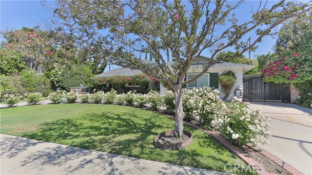 Detail Gallery Image 1 of 1 For 939 Fenn Ct, Claremont,  CA 91711 - 4 Beds | 1 Baths