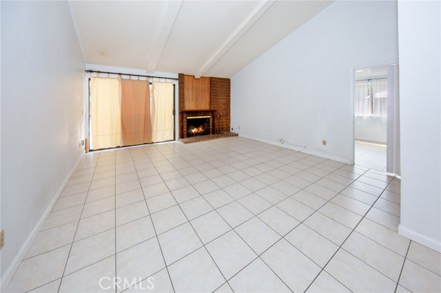Detail Gallery Image 12 of 22 For 22044 Mayall St, Chatsworth,  CA 91311 - 4 Beds | 2/1 Baths