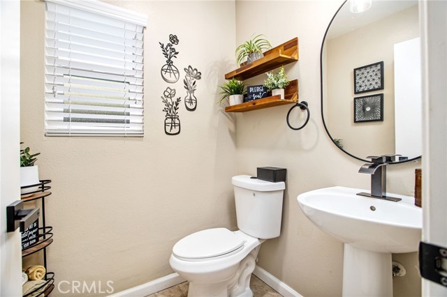 Detail Gallery Image 17 of 42 For 910 Pathfinder Way, Corona,  CA 92878 - 3 Beds | 2/1 Baths