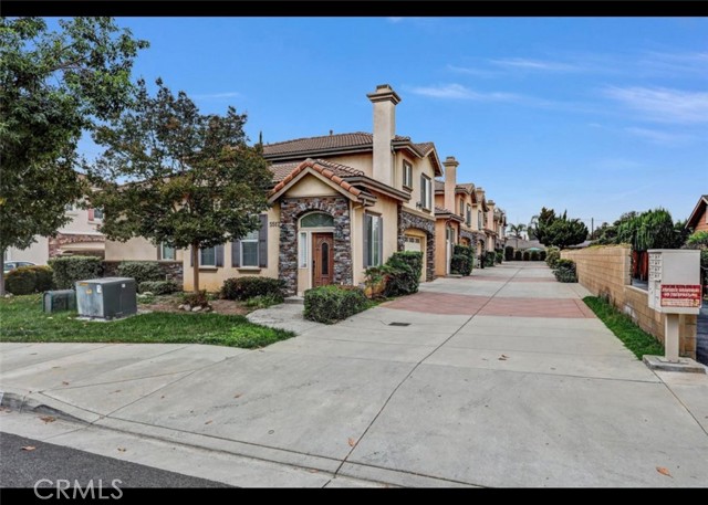 Detail Gallery Image 3 of 28 For 5517 Welland Ave Unit E,  Temple City,  CA 91780 - 3 Beds | 3 Baths