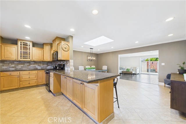 3647 W Myra Avenue, Anaheim CA: https://media.crmls.org/medias/2aaf6efb-8666-4aea-97e5-578e28d7adba.jpg