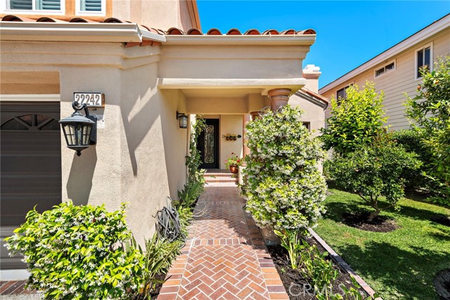22242 Wayside, Mission Viejo CA: https://media.crmls.org/medias/2ab02ff9-9c5e-4ffa-a7fc-cb54bb4d487c.jpg