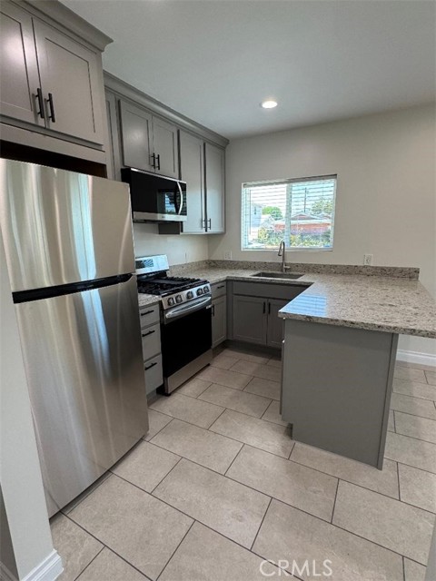 7851 Vicky Avenue, West Hills CA: https://media.crmls.org/medias/2ab07331-494e-4744-8e52-687edc24253c.jpg