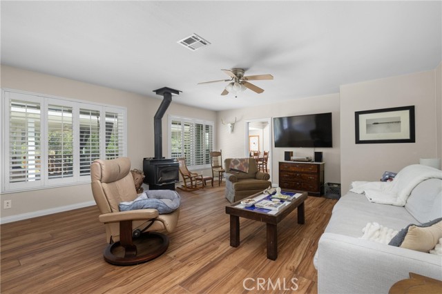Detail Gallery Image 5 of 27 For 5525 Whispering Pines Ln, Paso Robles,  CA 93446 - 2 Beds | 2 Baths