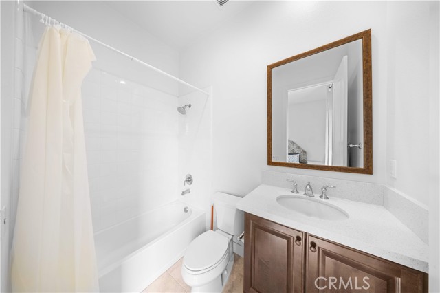 53 Eider Run, Irvine CA: https://media.crmls.org/medias/2ab0aa0d-8afb-42e6-8ba3-2e3e981af32c.jpg
