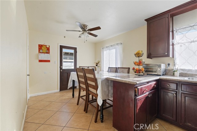 Detail Gallery Image 9 of 26 For 409 W Cedar St, Compton,  CA 90220 - 3 Beds | 2 Baths