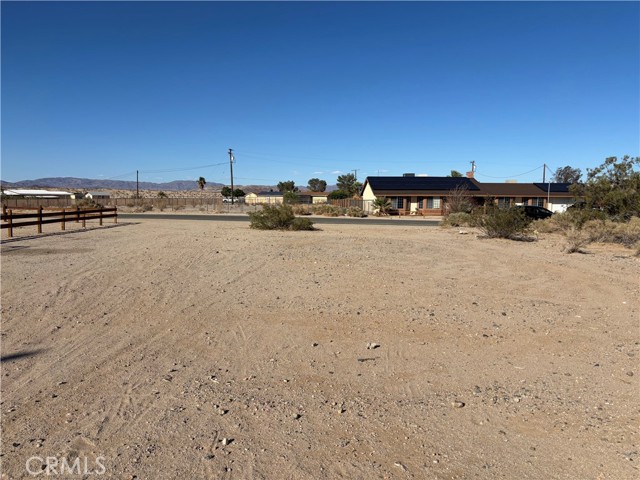 Detail Gallery Image 9 of 10 For 1 Flying H Rd, Twentynine Palms,  CA 92277 - – Beds | – Baths
