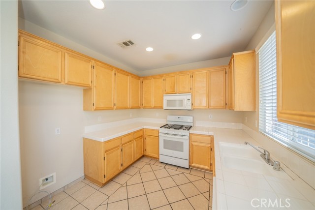 26108 Arabian Court, Moreno Valley CA: https://media.crmls.org/medias/2ab22a35-1e8d-4351-987a-2a7c7c37d3e2.jpg